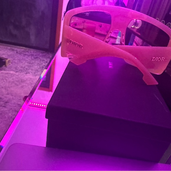 Hot item - Dior so light 1 sunglasses